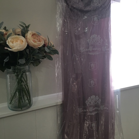 David’s Bridal one shoulder embroidered soft net bridesmaid dress - Picture 11 of 11